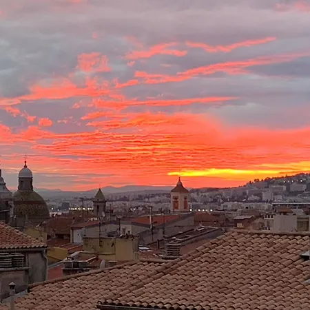 Lovely In Vieux-nice With Terrace, Garden And Ac - 10 Min To Beaches And Promenade Des Apartamento Niza